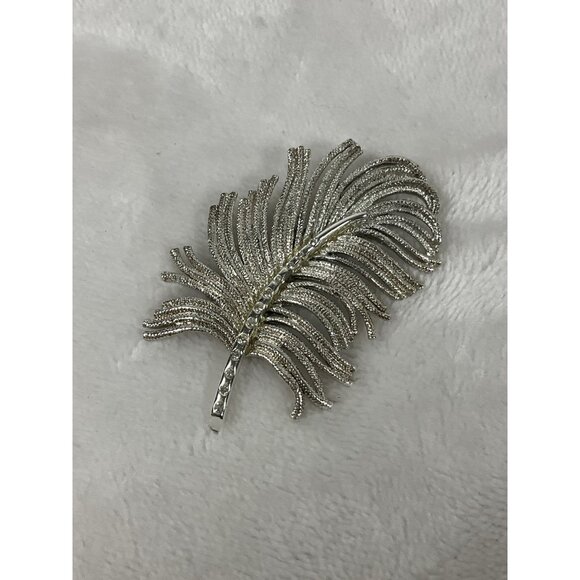 vintage MONET Silvertone FEATHER leaf spruce needle PIN‎ BROOCH Signed - Picture 3 of 6